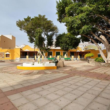 Casa Plaza San Nicolas De Bari Sardina Exterior photo
